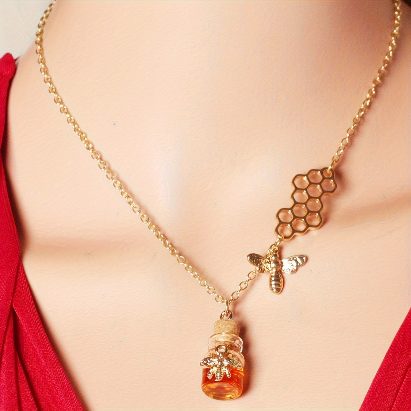 1pc Bee Honeycomb Necklace Honey Jar Animal Golden Alloy Necklace Cute Chain Jewelry For Women